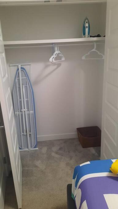 Carsonway Basement Suite إيدمونتون المظهر الخارجي الصورة